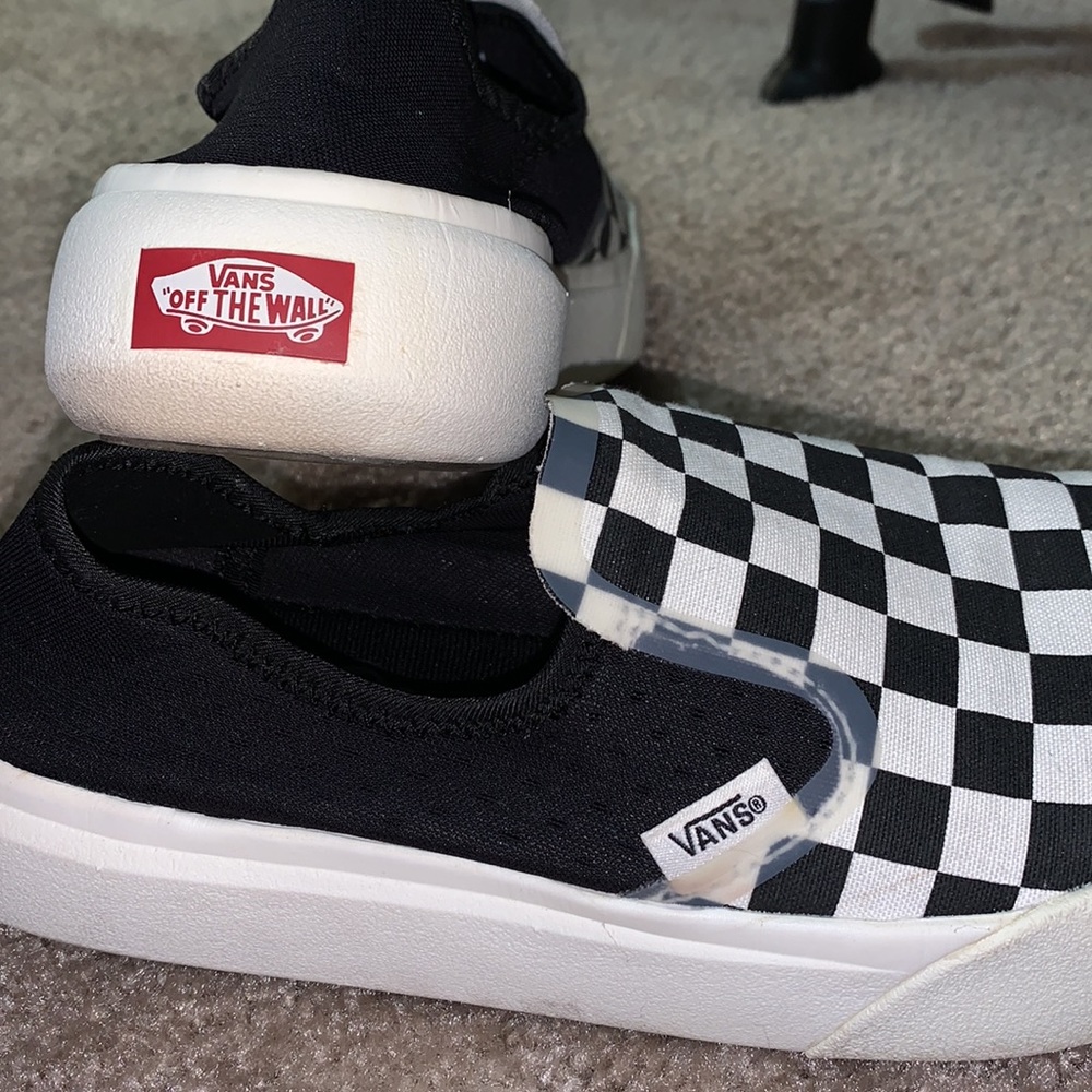 Back and white checkered comfy cush vans. Size 9 woman’s. Size 7.5 men’s.